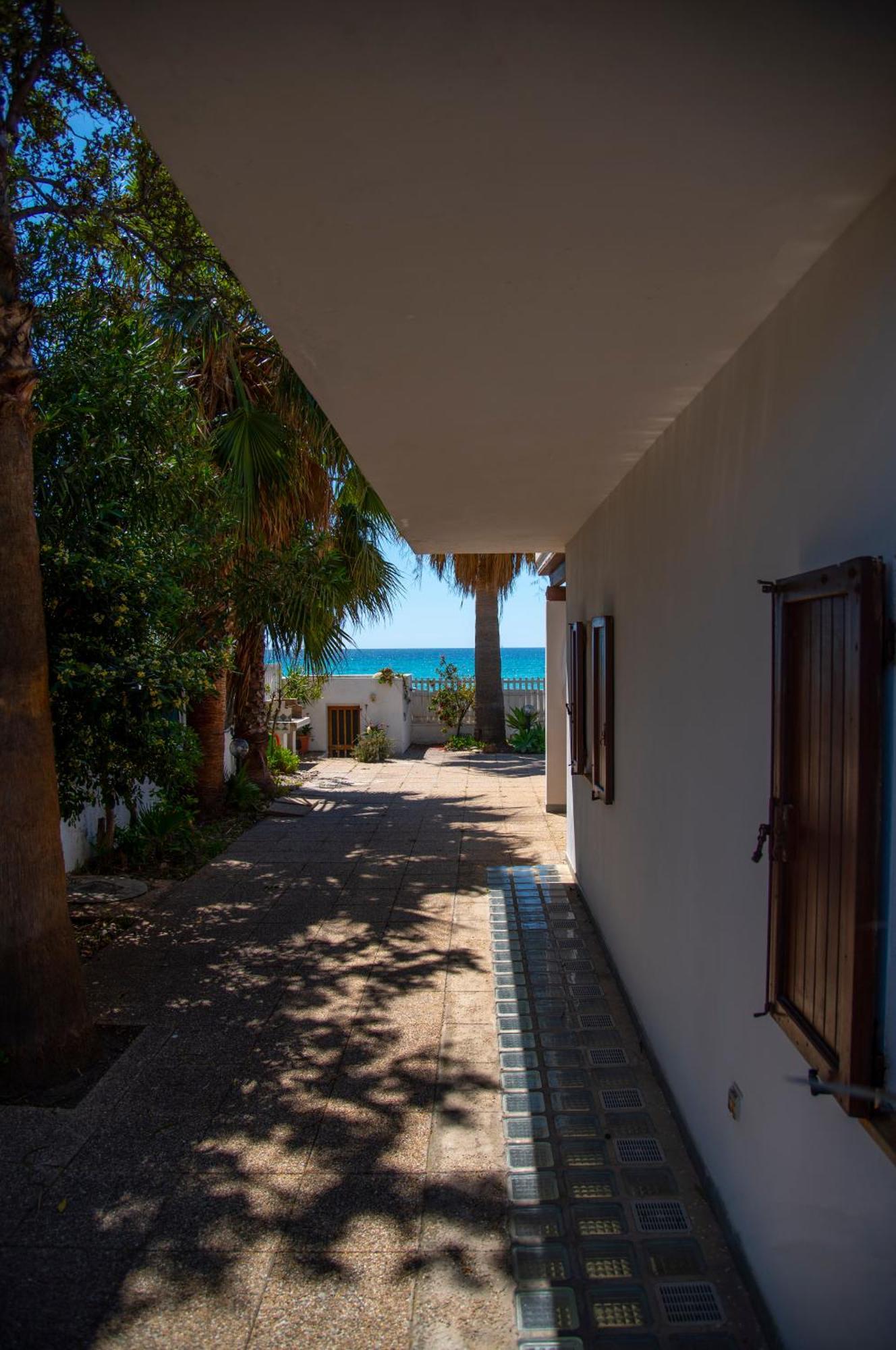 Villa By The Beach Sant'Andrea  Екстер'єр фото