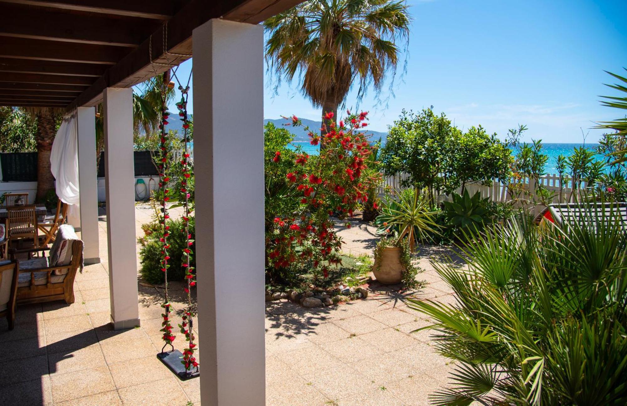 Villa By The Beach Sant'Andrea  Екстер'єр фото